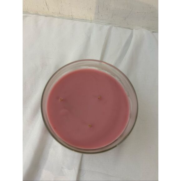 Bath and Body Works Cherry Blossom Pound Cake Pink candle New - Picture 4 of 4
